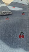 6-12 YAŞ KİRAZ NAKIŞLI JEAN PANTOLON