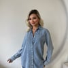 Retro Düğme Detay Geniş Manşetli Yumuşak Dokulu Denim Gömlek
