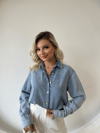 Retro Düğme Detay Geniş Manşetli Yumuşak Dokulu Denim Gömlek