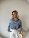 Retro Düğme Detay Geniş Manşetli Yumuşak Dokulu Denim Gömlek