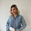 Retro Düğme Detay Geniş Manşetli Yumuşak Dokulu Denim Gömlek