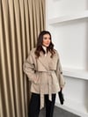 Kuşaklı Ara Boy Standart Oversize Kaşe Kaban Bej