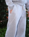 BİYE DETAYLI BAGGY KALIP ÜÇ İPLİK ŞARDONLU EŞOFMAN ALTI GRİ