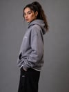 DKPW NAKIŞ DETAYLI BOXYFİT KAPŞONLU SWEATSHİRT FÜME
