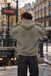 YIKAMALI DKPW GÖĞÜS NAKIŞ BASKILI KAPŞONLU SWEATSHIRT HAKİ