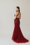 bordo halter yaka balık taşlı abiye