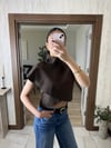 Dik Yaka Düğme Detaylı Crop Bluz Kahverengi