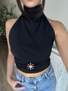 Halter Yaka Gold Aksesuar Detaylı Bluz Siyah