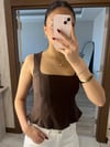Kare Yaka Belden Oturtmalı Bluz Kahverengi