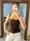 Kare Yaka Belden Oturtmalı Bluz Kahverengi