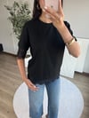 Siyah Dantel Detaylı Tişört