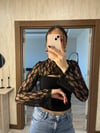 Yüksek Yaka Dantel Detay Bluz