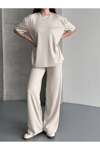 Kadın Bisiklet Yaka Taş İşlemeli Oversize T-Shirt ve Pantolon Takımı - HYN-00000879-006 - BEJ