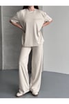 Kadın Bisiklet Yaka Taş İşlemeli Oversize T-Shirt ve Pantolon Takımı - HYN-00000879-006 - BEJ