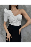 KADIN PRENSES KOLA TEK OMUZ CREP CROP BLUZ ZYN-58627 - BEYAZ