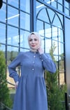 Düğme Detaylı Pileli Tesettür Elbise Koyu Gri  HNT8528