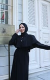 Pelerin Detaylı Bağcıklı  Tesettür Elbise Siyah  HNT1010