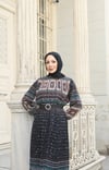 Desenli Boydan Piliseli Kemerli Şifon Elbise Siyah HNT2968