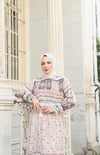 Desenli Boydan Piliseli Kemerli Şifon Elbise Krem    HNT2968