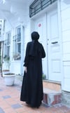 Önü Taş İşlemeli Şallı Tesettür Elbise Siyah HNT7102