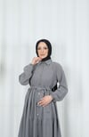 Boydan Düğmeli Kuşaklı Katlı Elbise Açık Gri  HNT8593