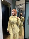 Geniş Yaka Fermuarlı Takım Sarı