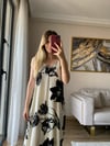 Beyaz Siyah Çiçekli Askılı Elbise
