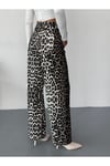 Kadın kahve-beyaz leopar desenli wide-leg yüksek bel kot pantolon denim kumaş