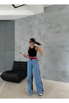 ÖNÜ MAVİ KOT ARKASI 3 İPLİK BAGGY PANTOLON YANLARDAN KIRMIZI ŞERİTLİ BELİ LASTİKLİ