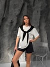 Atkı Detaylı T-shirt
