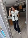 Beli Lastikli Beyaz Yelekli Tasarım Takım