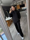 Kadın Siyah Alo Baskılı Yarım Fermuarlı Geniş Paça Eşofman Takımı