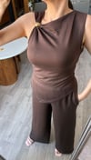 Kahverengi Drapeli Toka Detaylı Takım