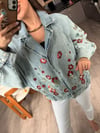Mavi Pullu Çiçek İşlemeli Denim Ceket