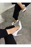 Kadın Beyaz Rugan Tabanı Kırmızı Topuklu Stiletto Model Klasik Topuklu Ayakkabı