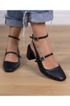Kadın Siyah Bilekten Bantlı Blok Topuklu Ayakkabı