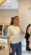 GOLD DÜĞME DETAYLI BEYAZ TRİKO