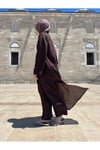 ÖN BOYDAN GİZLİ DÜĞMELİ KAHVERENGİ PANTOLONLUABAYA TAKIM