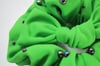 Neon Rush Serisi: Neon Yeşil Hologram Boncuklu Scrunchie ve Fiyonk Toka Seti