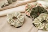 Pure Muse: 5'li Organik Müslin Scrunchie Seti | Per Capelli® - Yeşil