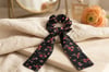 Scarf Dream®: İthal Eşarp Toka | Per Capelli® - Siyah Kırmızı Çiçekli