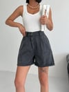 Sade Gabardin Şort