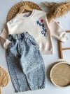 NEWYORK BASKILI EKRU SWEATSHİRT VE LEOPAR DESENLİ JEAN PANTOLON TAKIM
