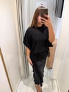 SİYAH ETEK UCU DANTELLİ TRİKO BLUZ