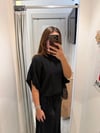 SİYAH ETEK UCU DANTELLİ TRİKO BLUZ