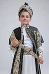Çocuk Giyim Sİyah Kadifeli Brokar Kumaşlı Broşlu Kaftan Sünnet Kıyafeti