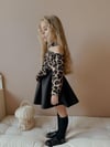 Leopar Omuz ve Fiyonk Detaylı Elbise