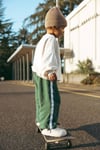 Snacks for Dinner Yazılı Beyaz Sweatshirt ve Yan Şeritli Yeşil Eşofman Altı Unisex 3İplik İkili Takım