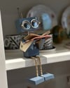 Kitap Okuyan Robot (Mavi)
