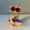 Kitap Okuyan Robot (Mor)